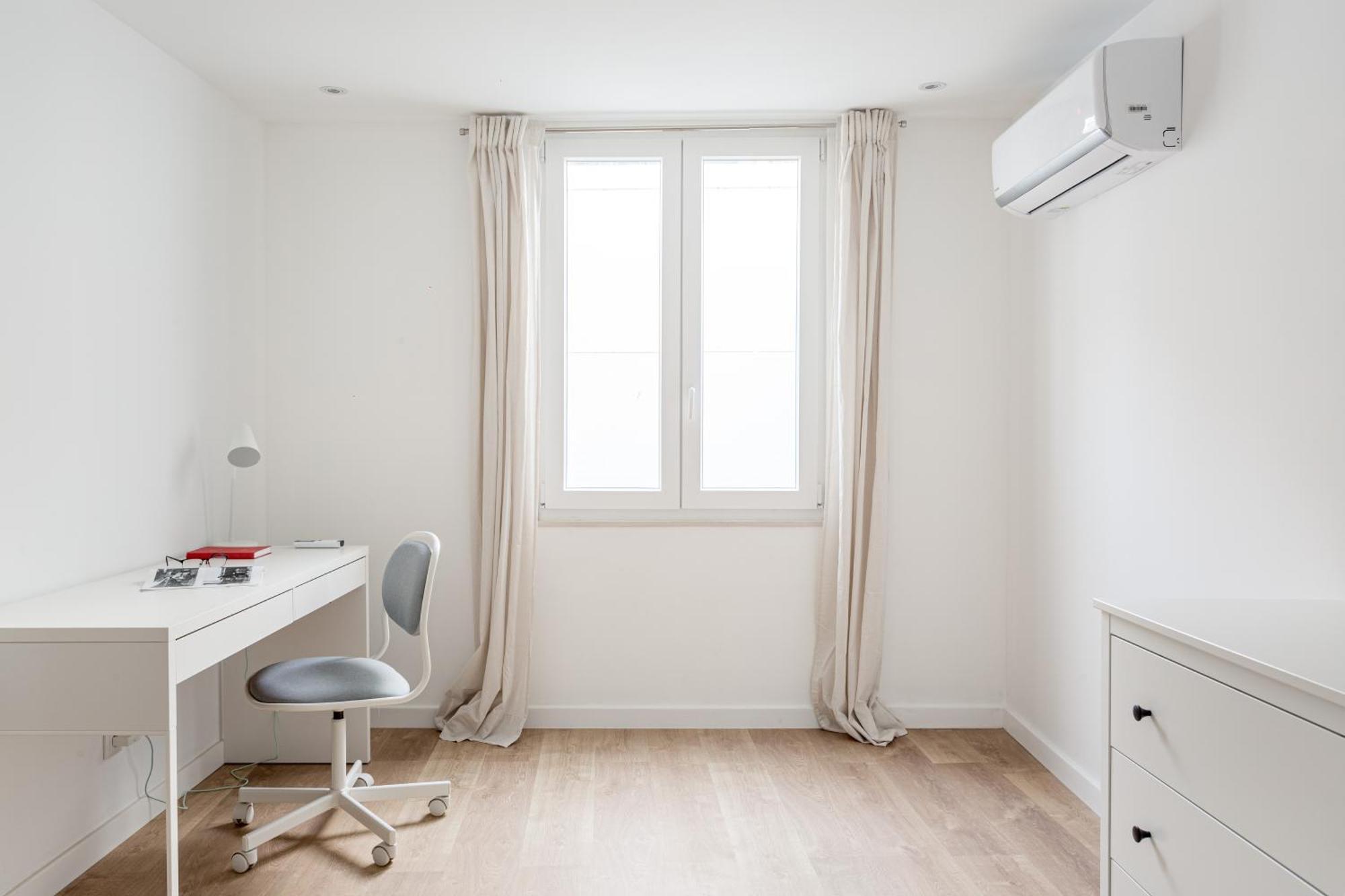 Joivy Minimalistic Apt W Patio In Principe Real Lisbona Esterno foto