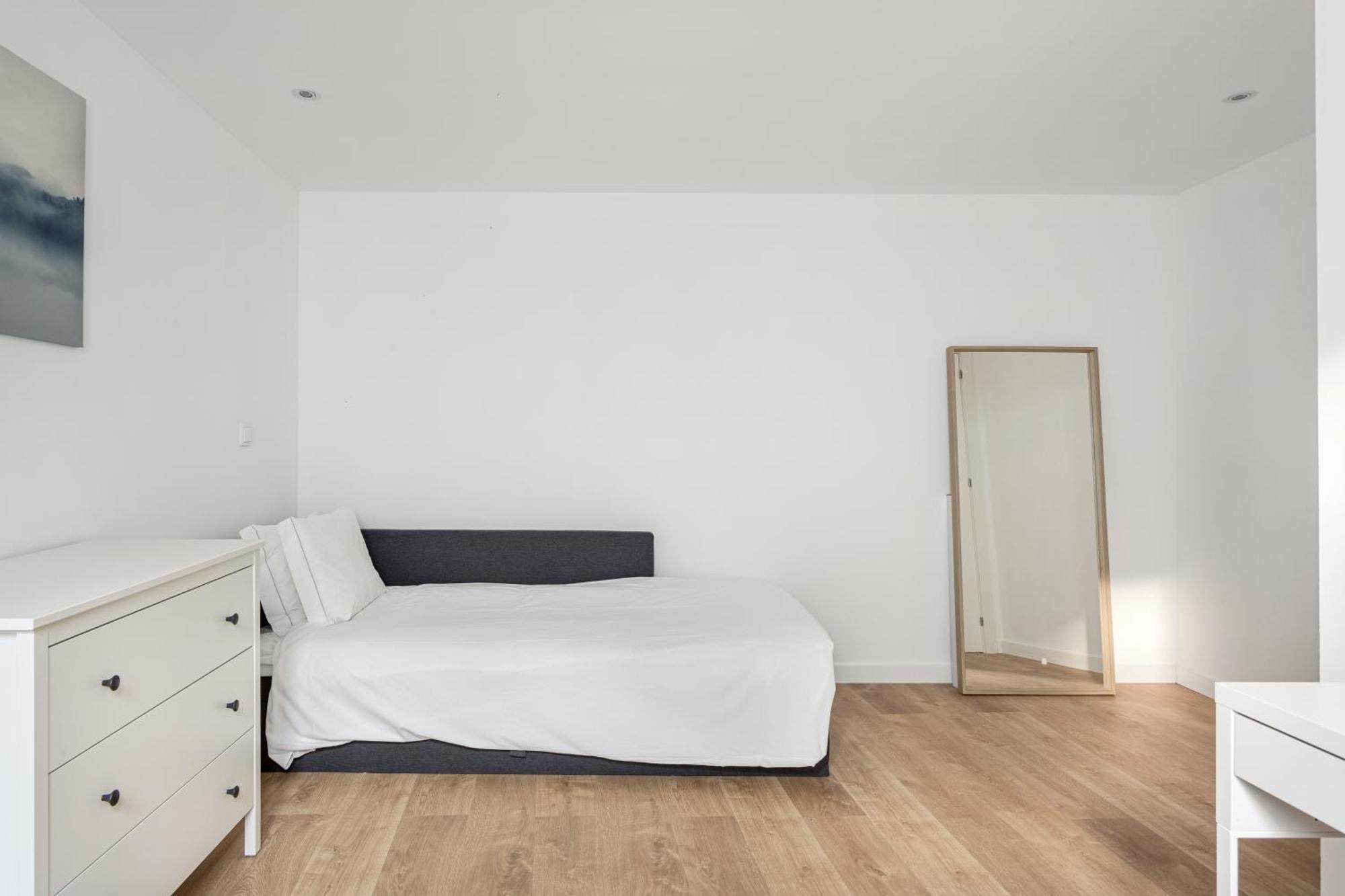Joivy Minimalistic Apt W Patio In Principe Real Lisbona Esterno foto