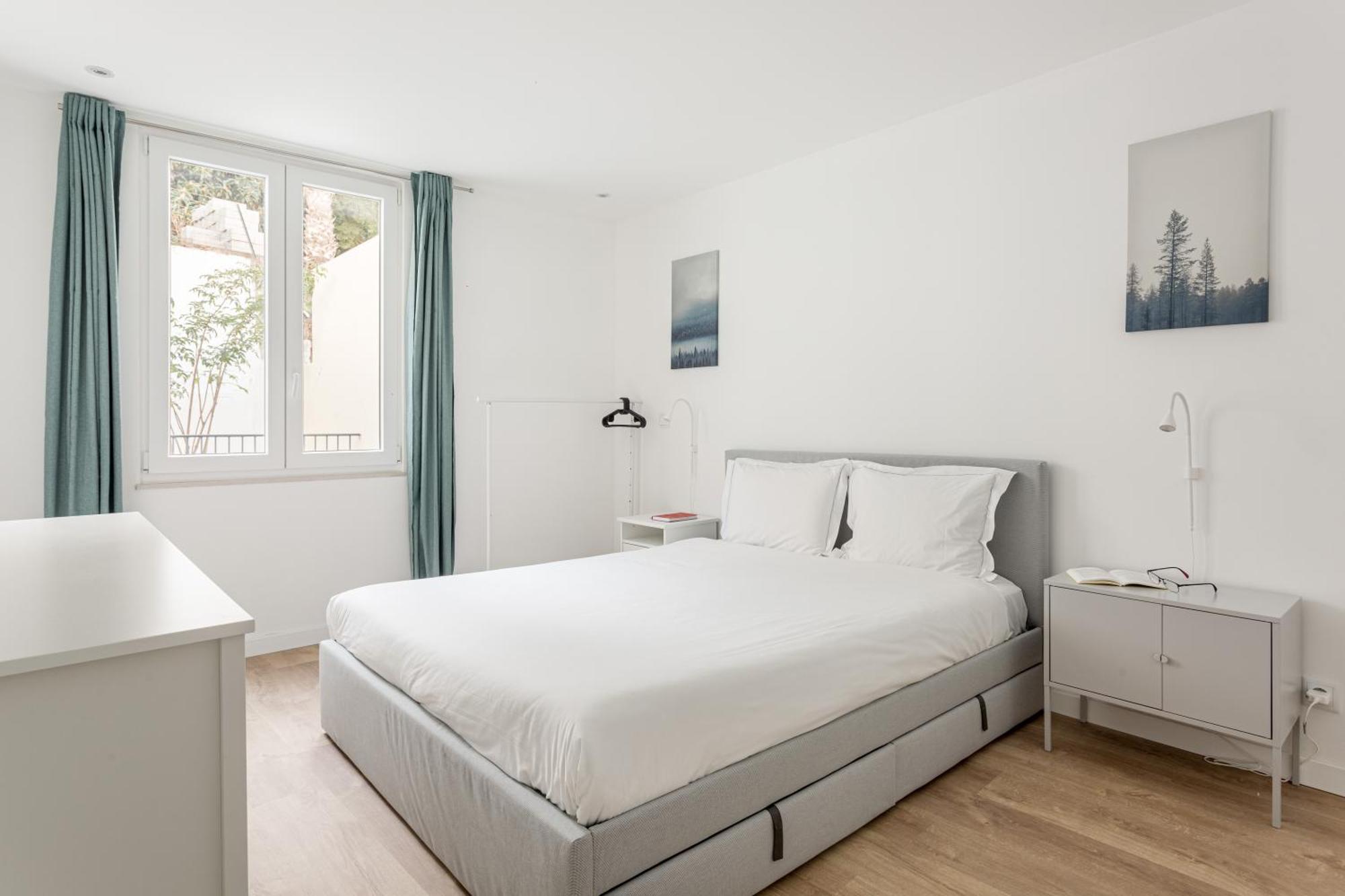 Joivy Minimalistic Apt W Patio In Principe Real Lisbona Esterno foto